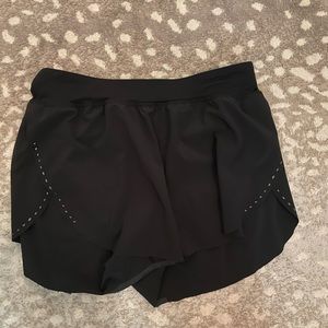 Lululemon find your pace shorts